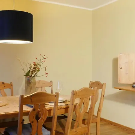 Holiday For Up To 9 People بيت للعطل *